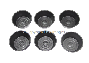Individual Muffin Cups x 6 with a Non-Stick Finish